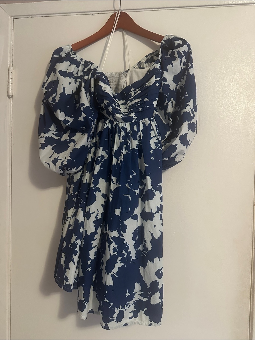 Abercrombie & Fitch Navy and White Floral Puff-Sleeve Mini Dress